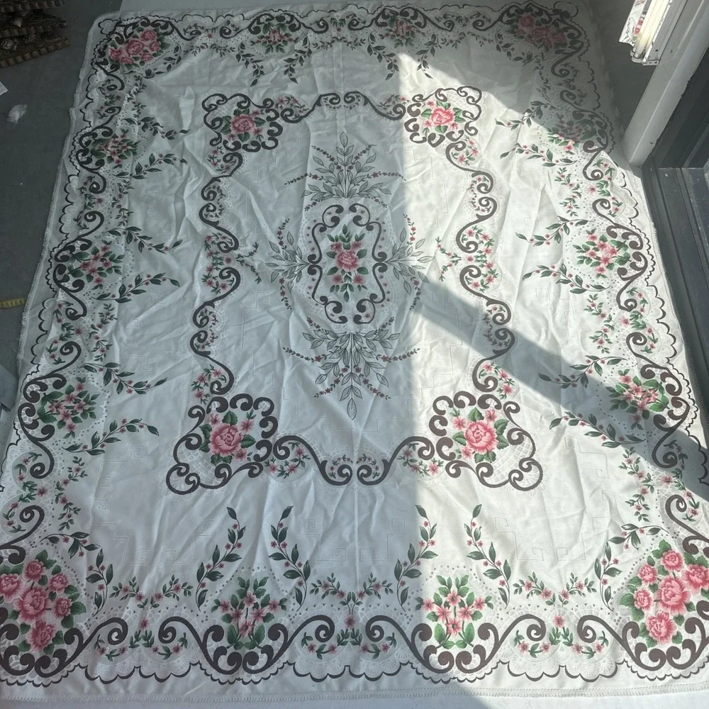 Vintage Floral Rectangular Table Cloth With Fringe Edge - Size 76x61